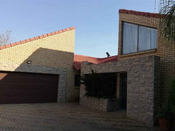 4 Bedroom Property for Sale in Kanana North West